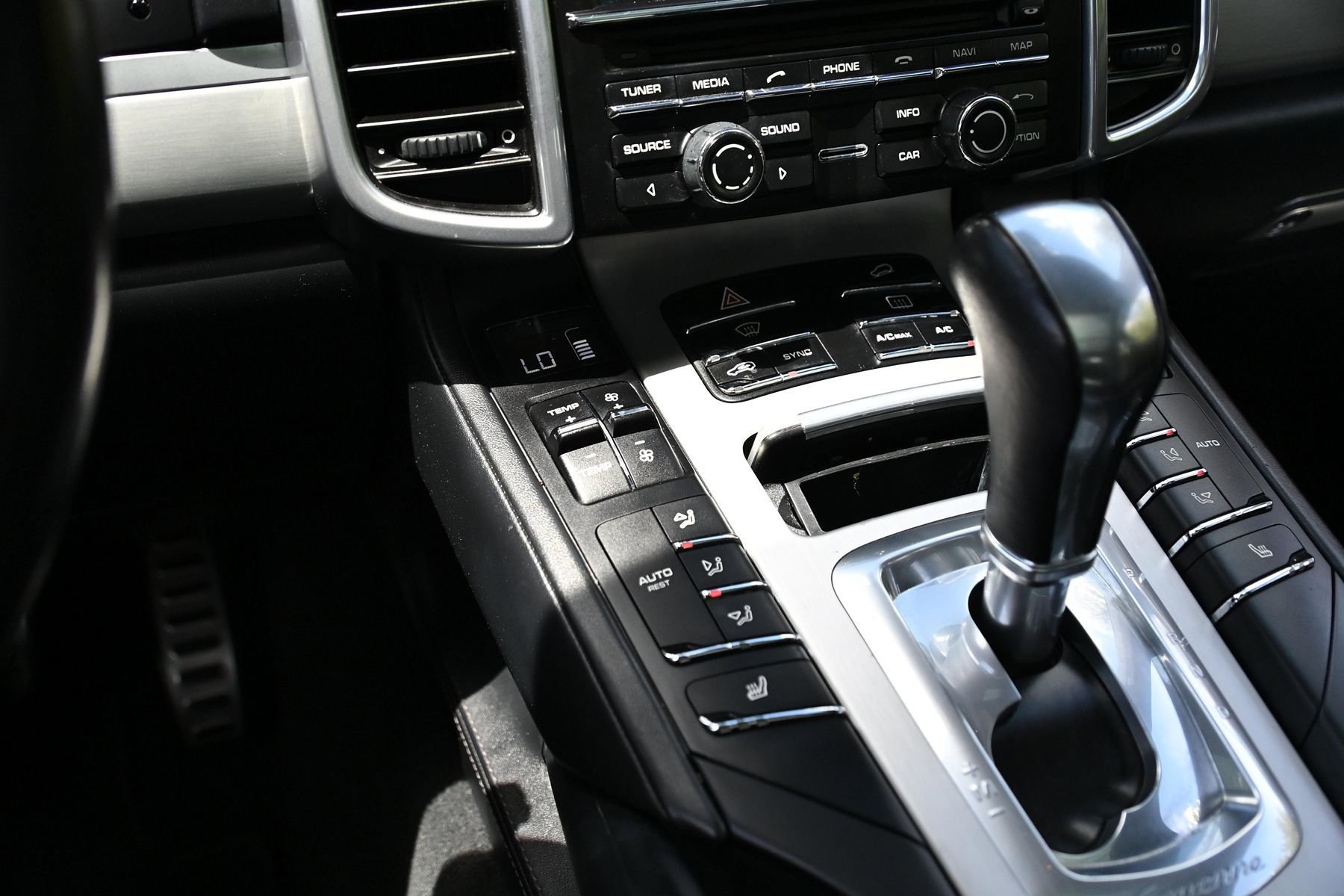 Used 2016 Porsche Cayenne GTS AWD/4WD image 25