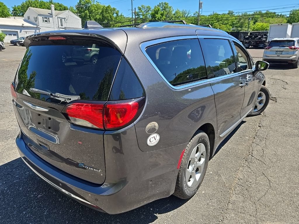 Used 2017 Chrysler Pacifica Platinum FWD image 6