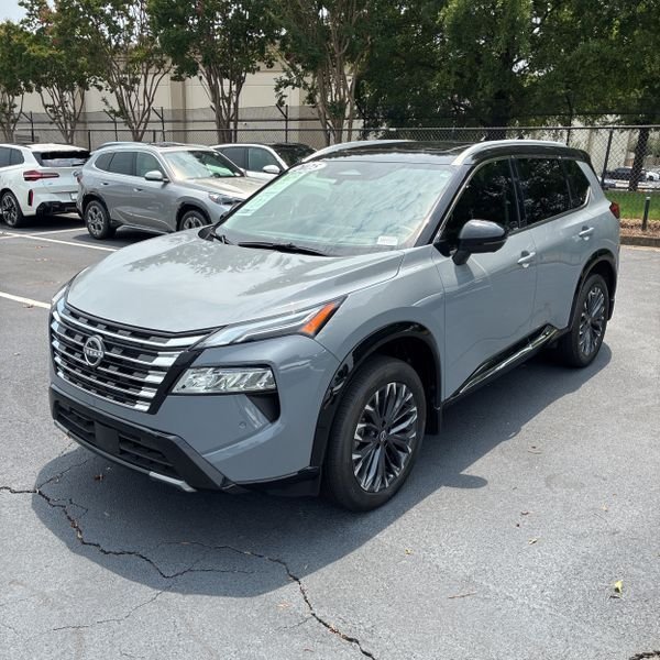 Used 2025 Nissan Rogue Platinum w/ Tech Package FWD image 9