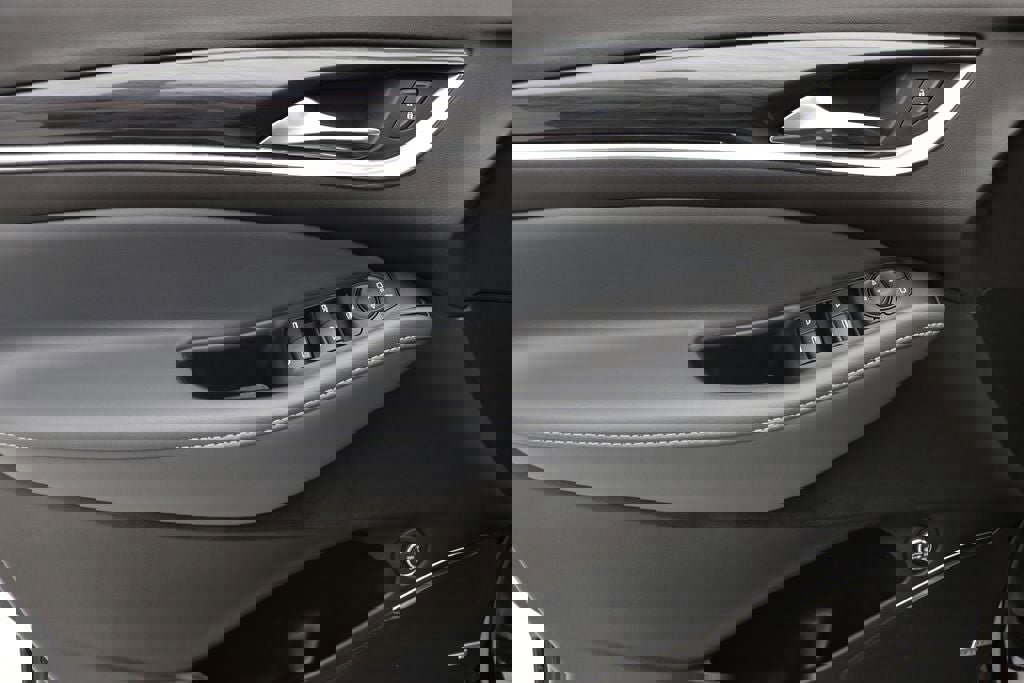 Used 2023 Buick Enclave Essence w/ Experience Buick Package image 15