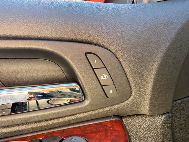 Used 2012 Cadillac Escalade Premium AWD/4WD image 9