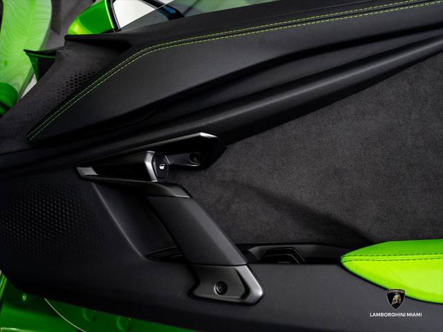 Used 2024 Lamborghini Revuelto AWD/4WD image 41