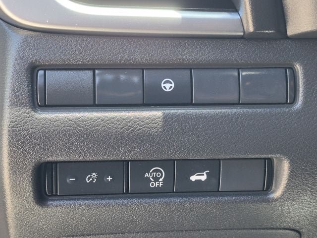 Certified 2025 Nissan Rogue SV AWD/4WD image 9