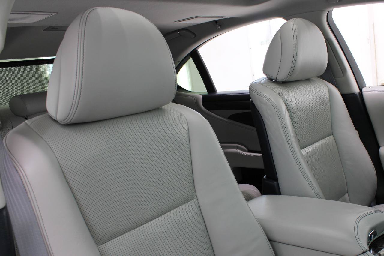 Used 2016 Lexus LS 460 w/ Comfort Package RWD image 46