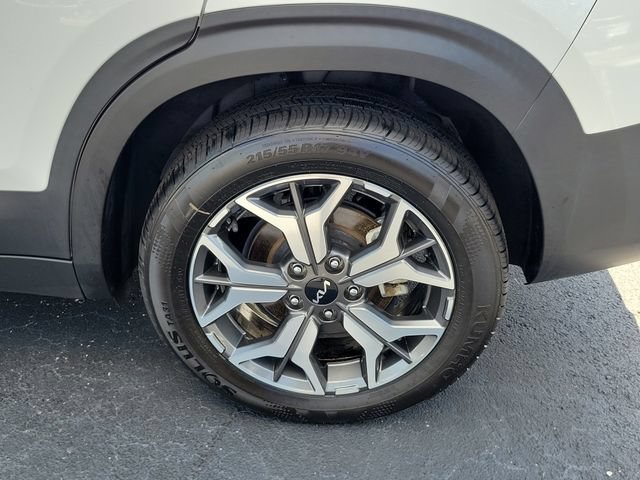 Used 2023 Kia Seltos EX AWD/4WD image 7