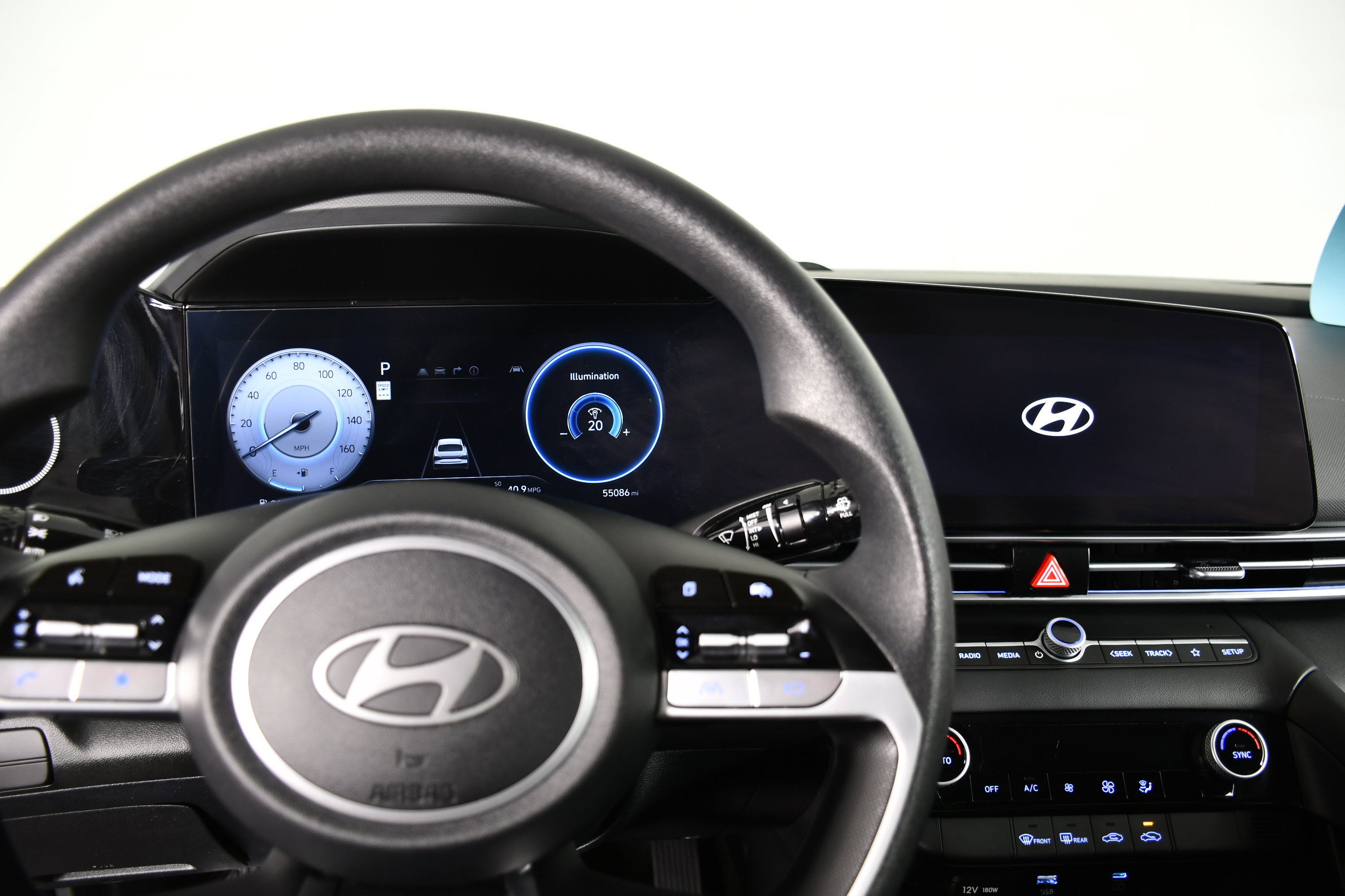 Used 2024 Hyundai Elantra SEL FWD image 16