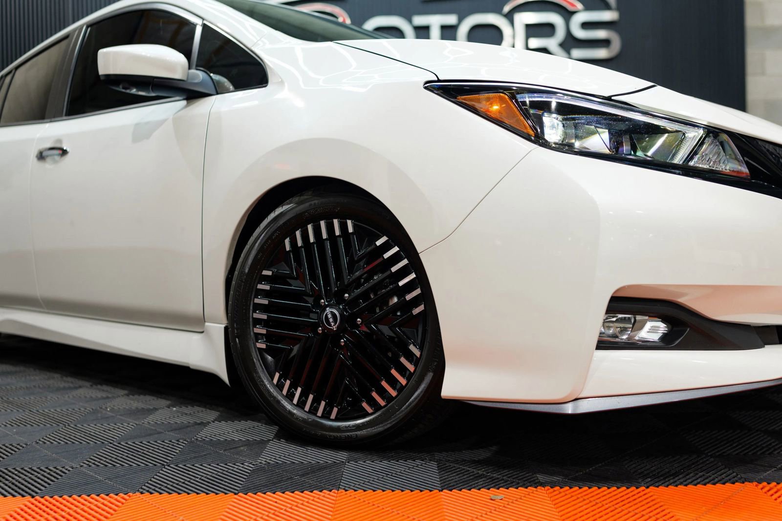 Used 2023 Nissan Leaf SV Plus image 4