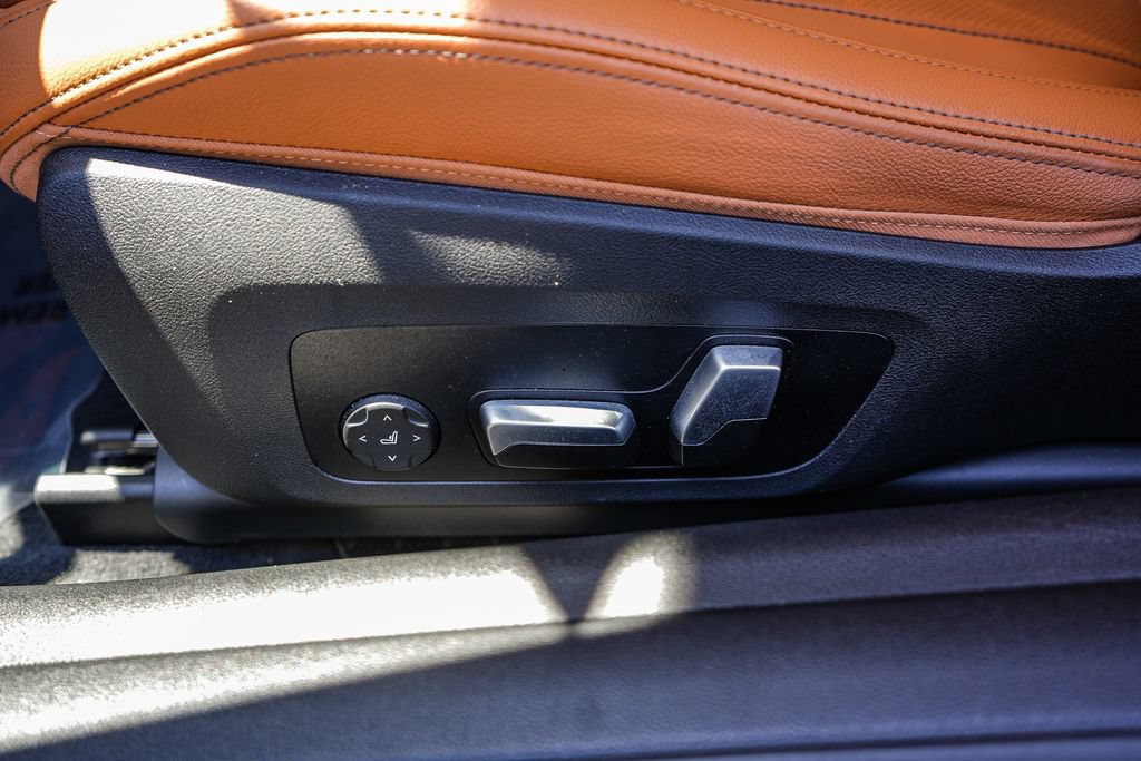 Used 2024 BMW M440i Coupe w/ Premium Package RWD image 19