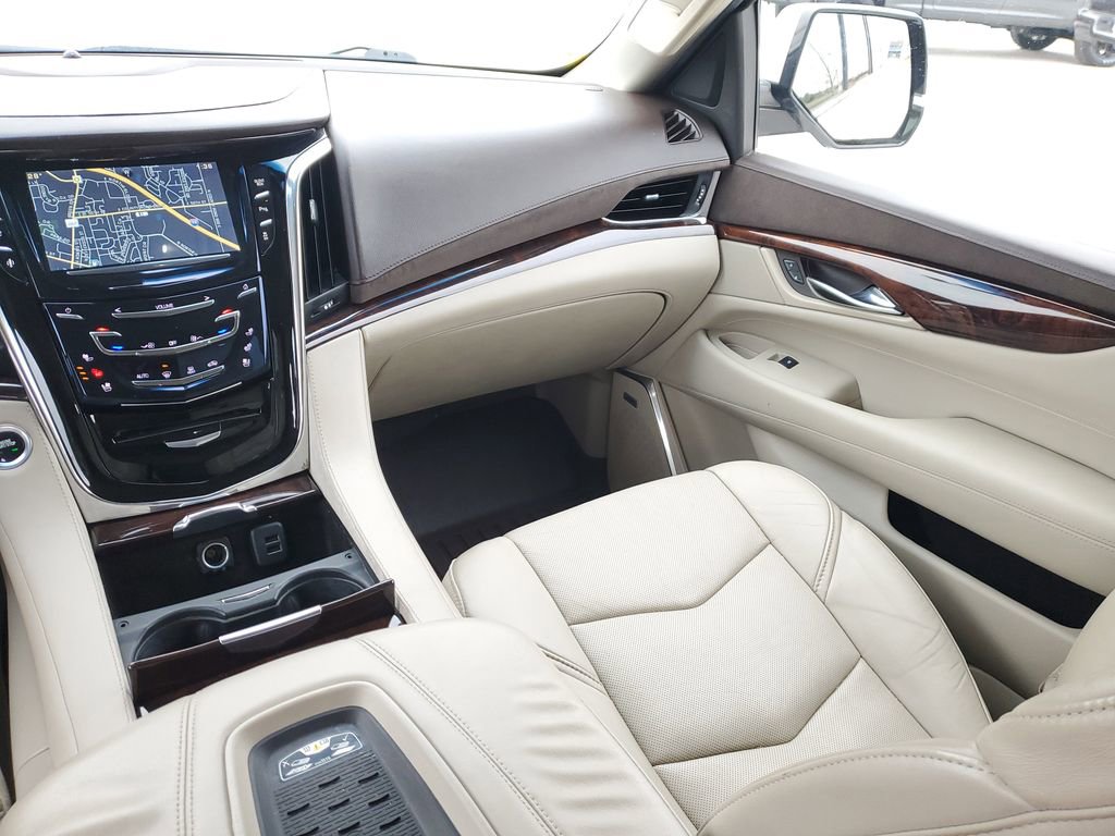 Used 2015 Cadillac Escalade ESV 4WD image 16