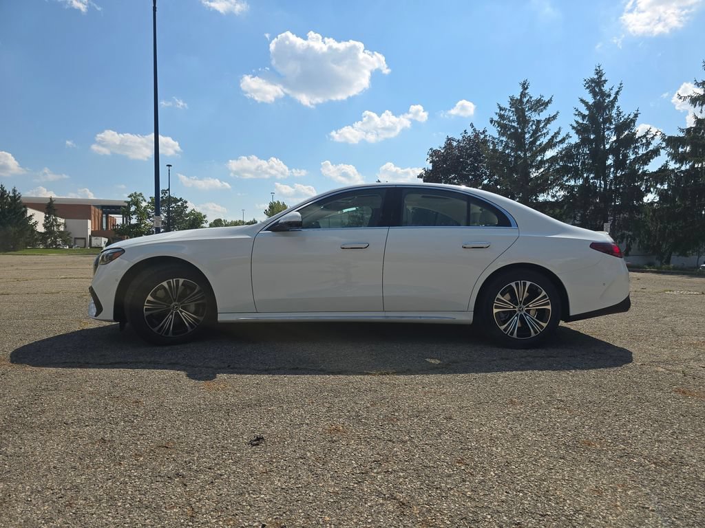 New 2027 Mercedes-Benz E 350 4MATIC Sedan image 13