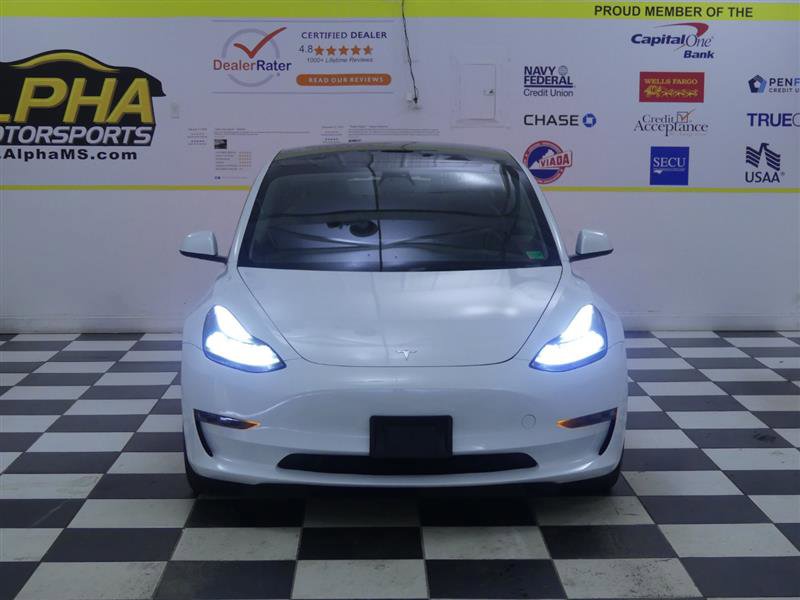 Used 2023 Tesla Model 3 Standard Range image 2