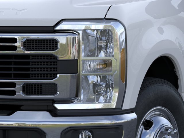 New 2026 Ford F350 XLT RWD image 18