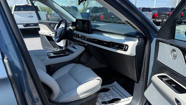 Used 2026 Lincoln Aviator Reserve AWD/4WD image 35