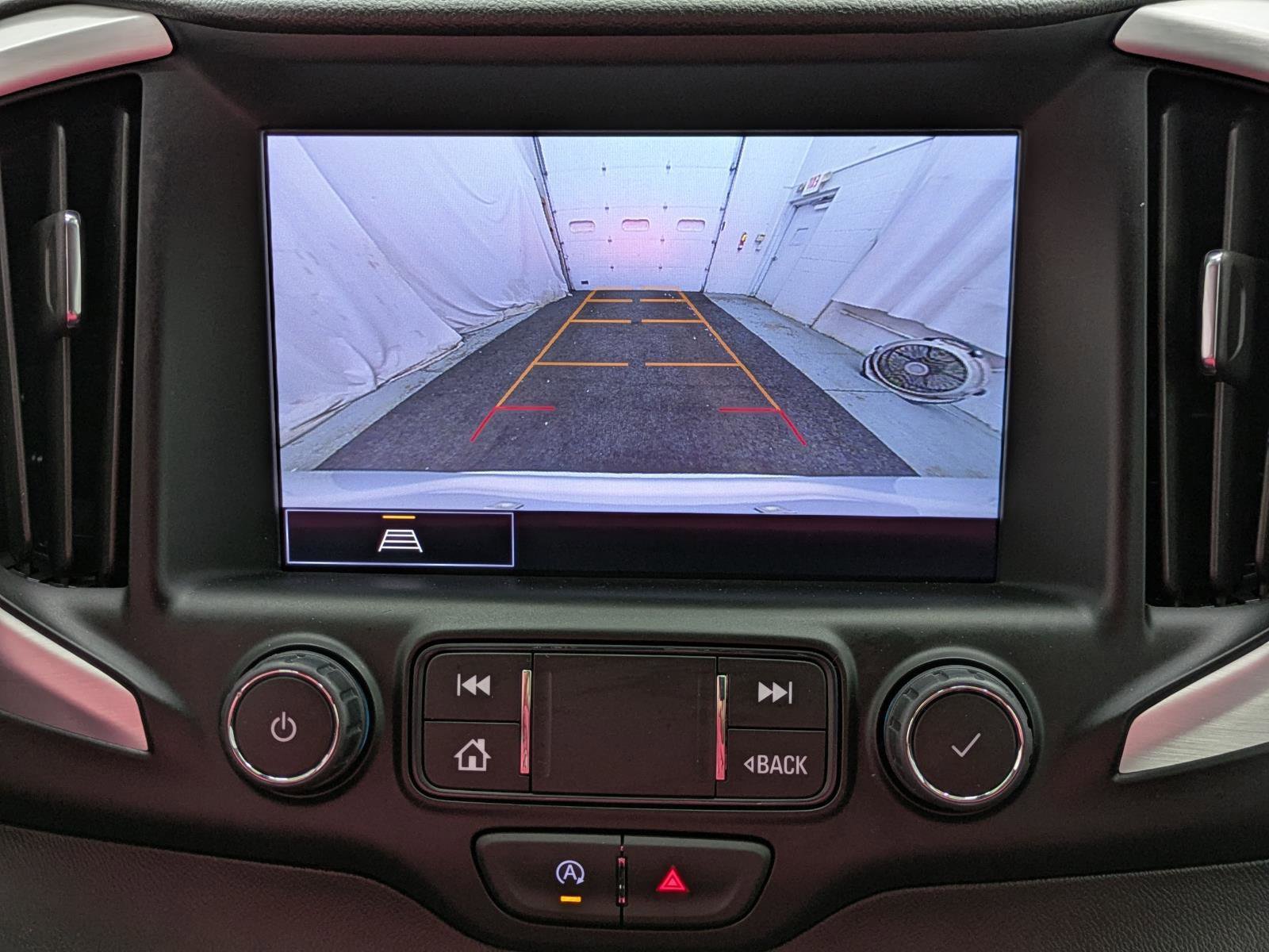 Used 2024 GMC Terrain SLT image 11