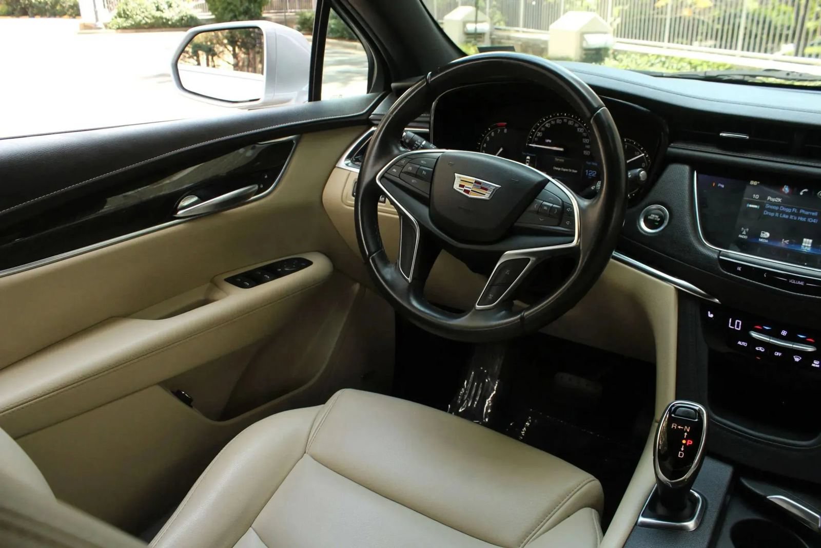 Used 2018 Cadillac XT5 AWD image 24