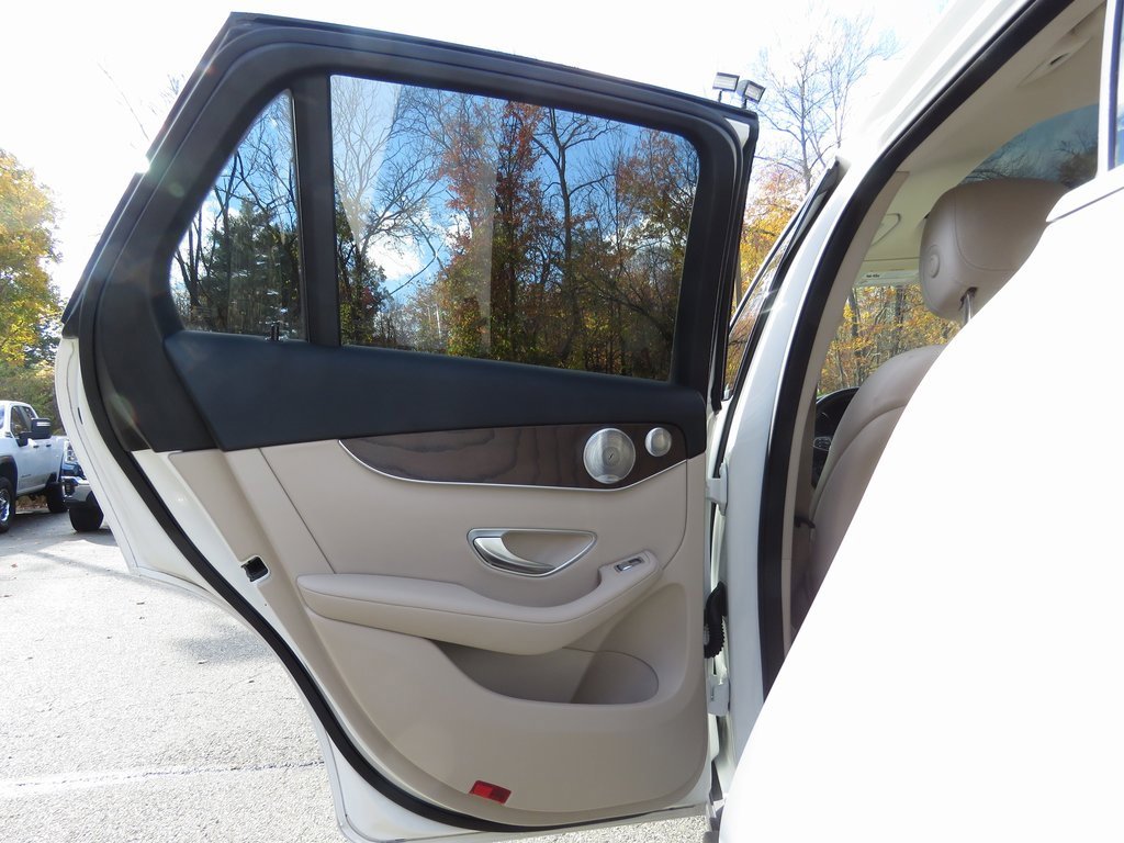 Used 2019 Mercedes-Benz GLC 300 4MATIC image 20