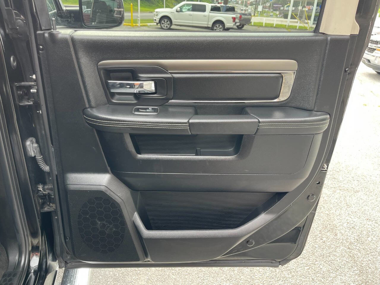 Used 2015 RAM 1500 Sport w/ Convenience Group image 33