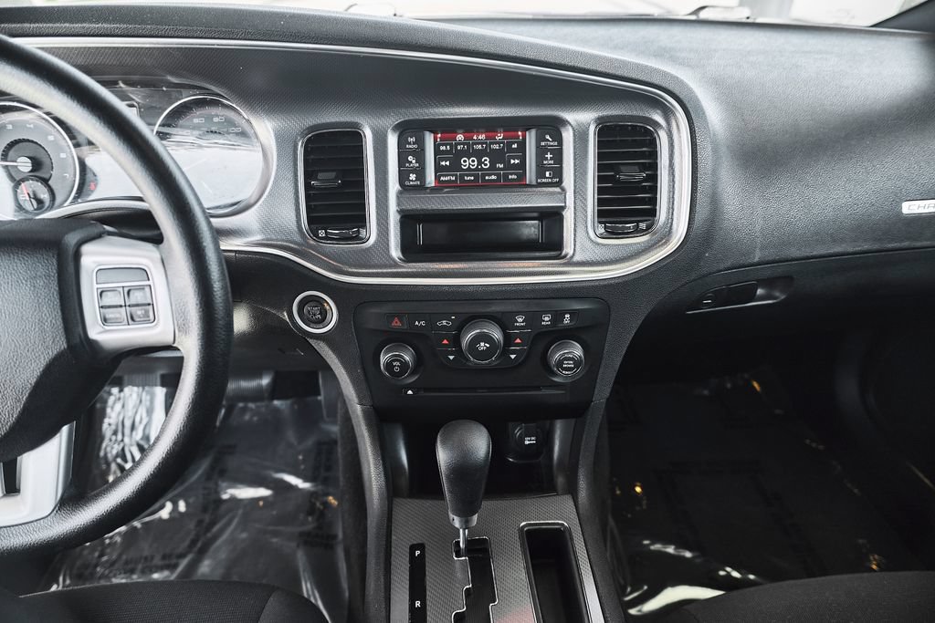Used 2013 Dodge Charger SE RWD image 26