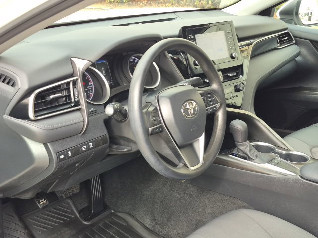 Used 2022 Toyota Camry LE FWD image 10