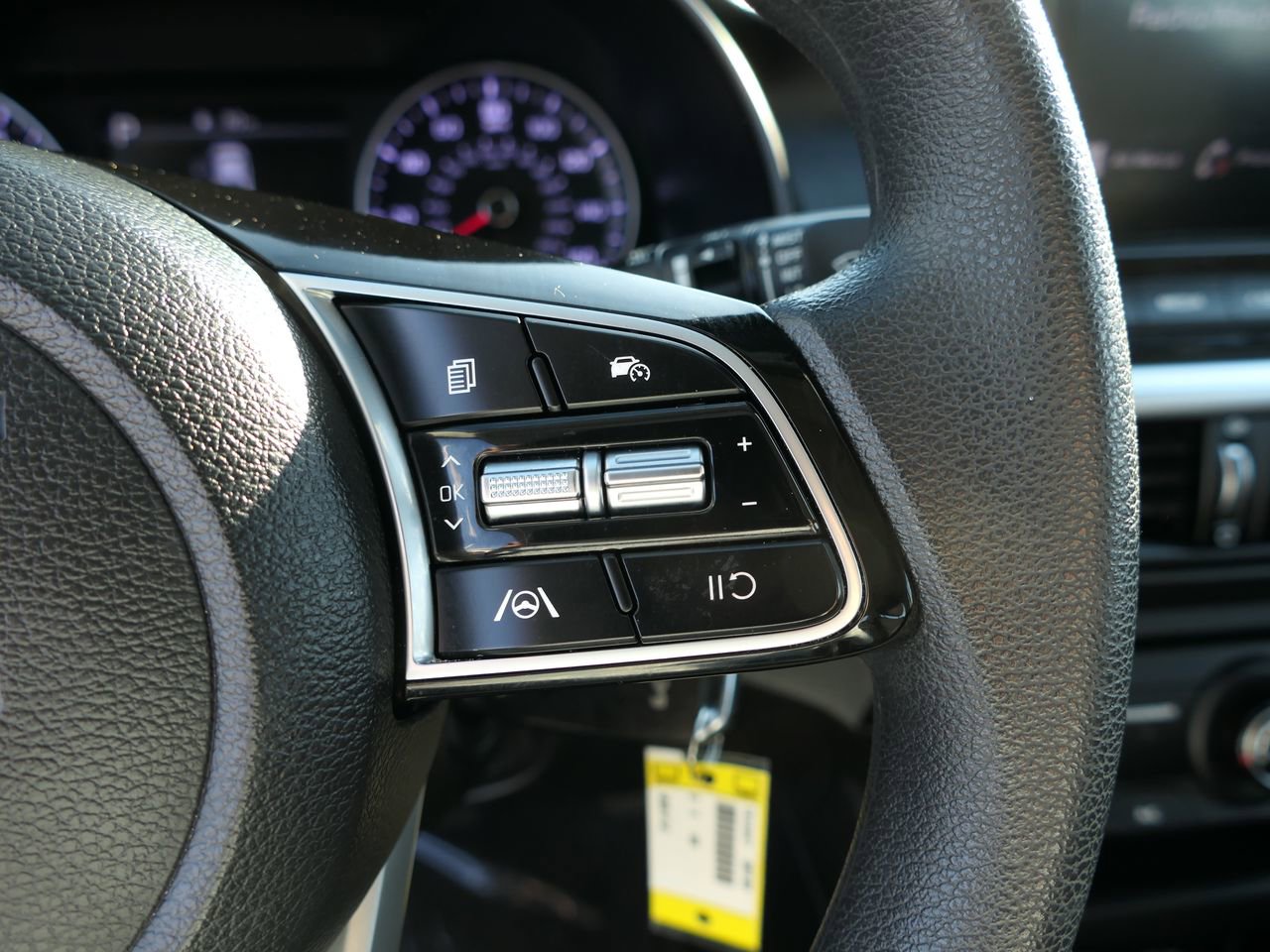 Used 2023 Kia Forte LXS image 16