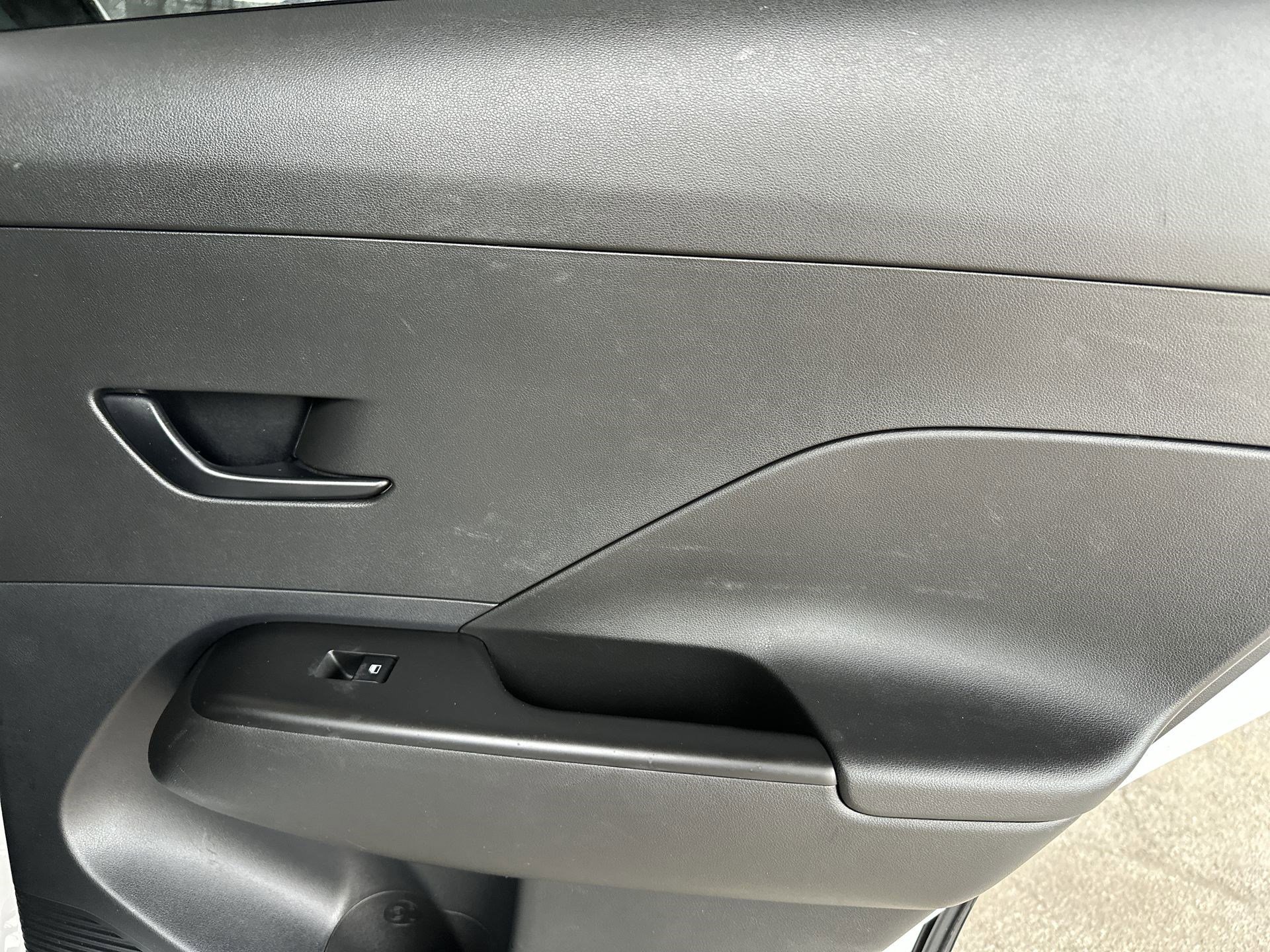 Used 2025 Hyundai Kona SEL image 27