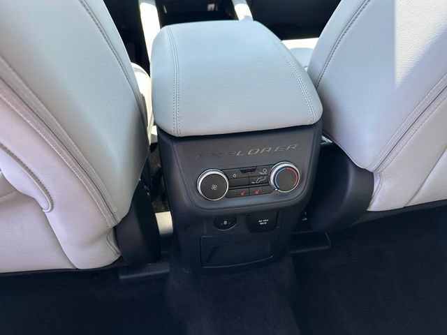 Used 2025 Ford Explorer Platinum w/ Ultimate Package AWD/4WD image 18