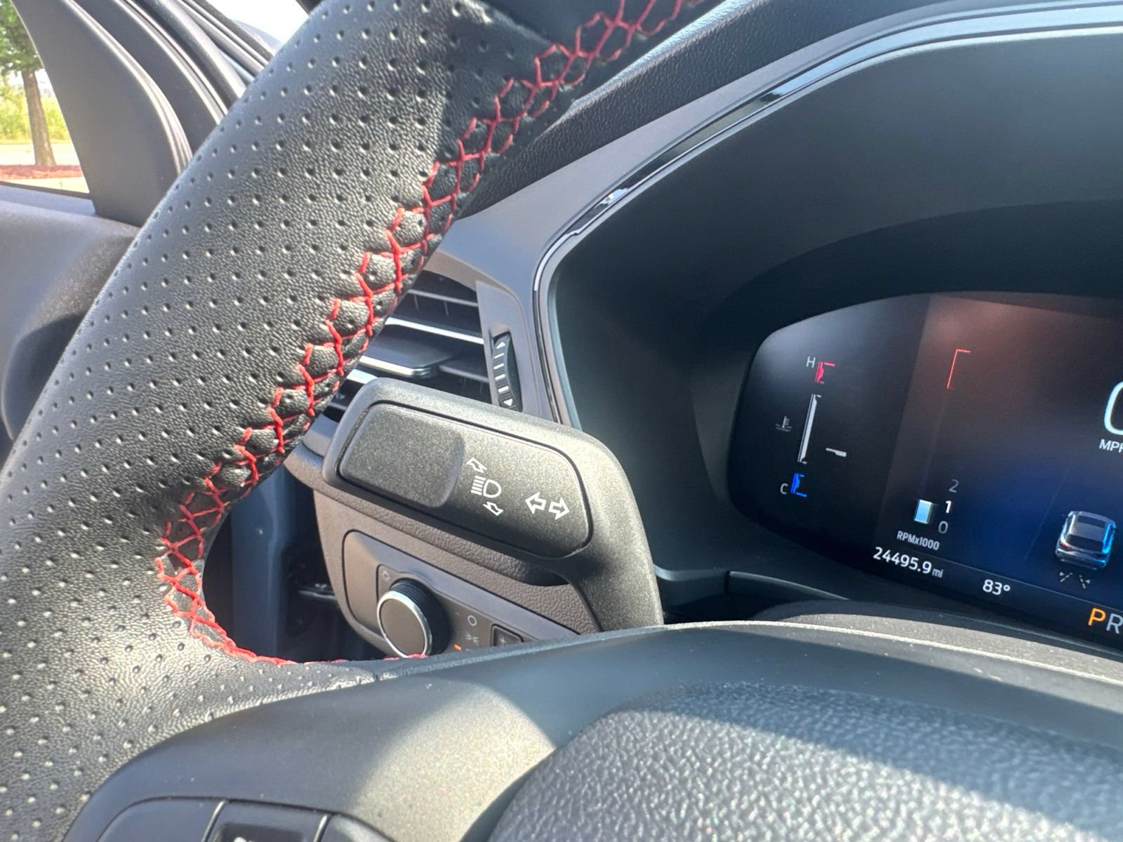 Used 2025 Ford Escape ST-Line FWD image 22