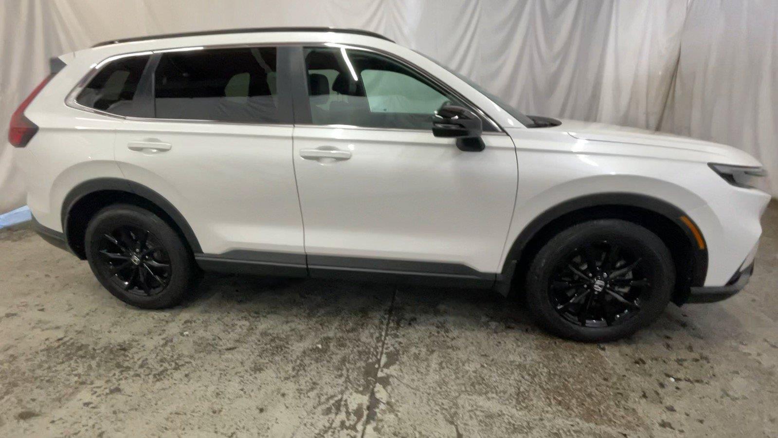 Used 2025 Honda CR-V Sport-L image 4