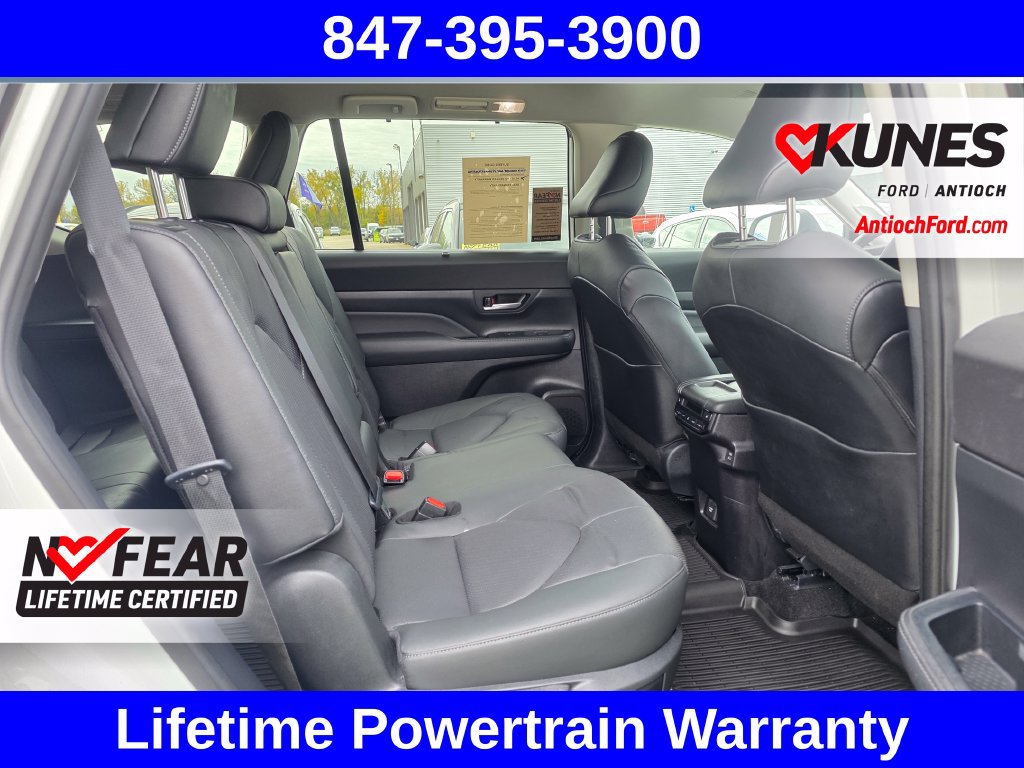 Used 2024 Toyota Grand Highlander AWD image 36