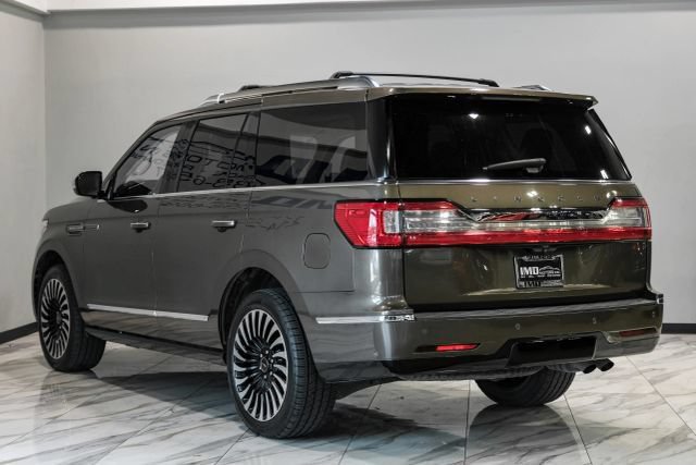 Used 2020 Lincoln Navigator Black Label w/ Cargo Convenience Package AWD/4WD image 14