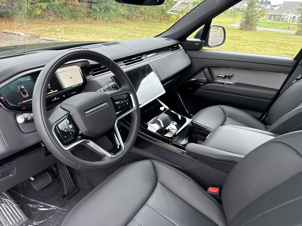 New 2025 Land Rover Range Rover Sport SE image 17