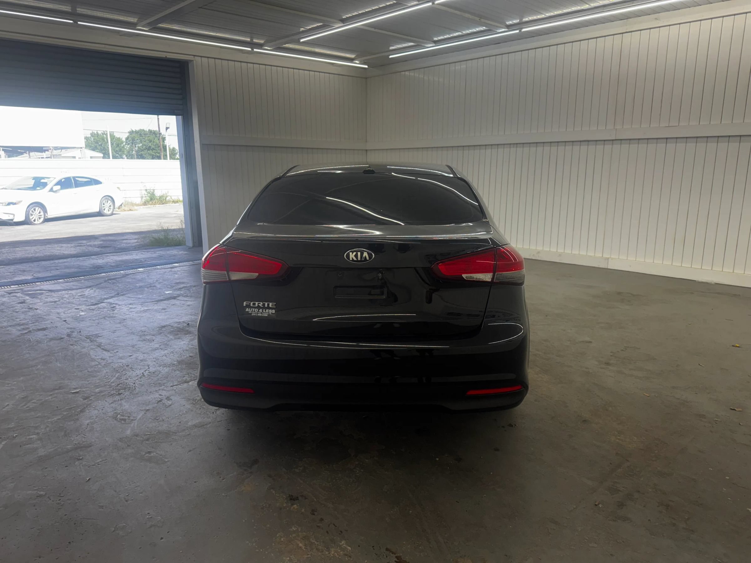 Used 2017 Kia Forte LX FWD image 6
