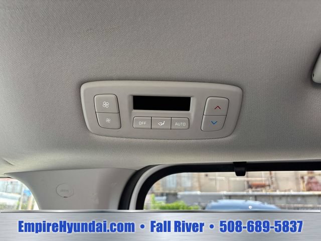 Used 2024 Kia Carnival EX FWD image 12