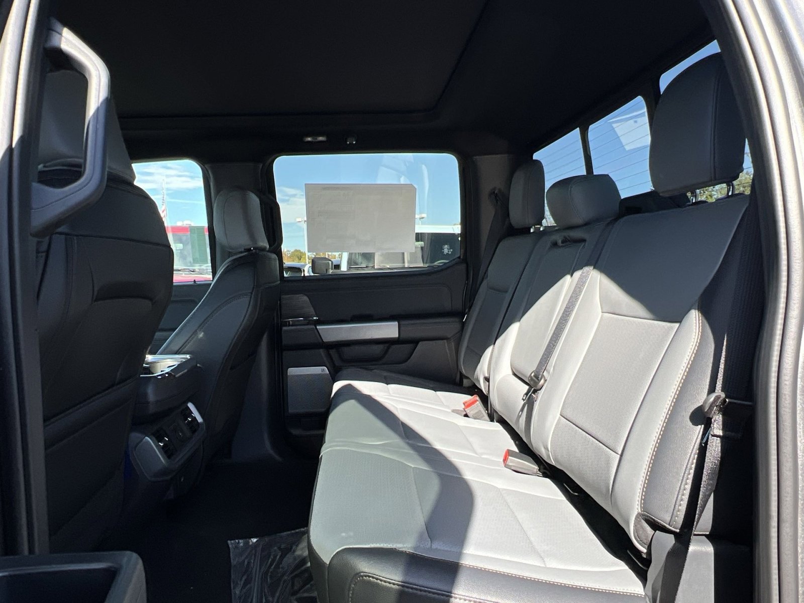 New 2025 Ford F150 Lightning Lariat image 25