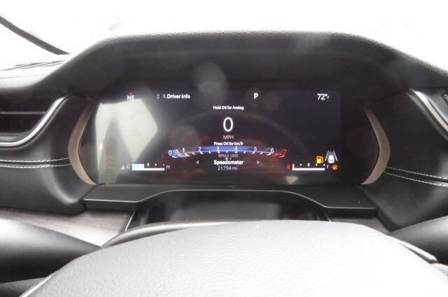 Used 2023 Jeep Grand Cherokee Limited w/ Black Appearance Package AWD/4WD image 21