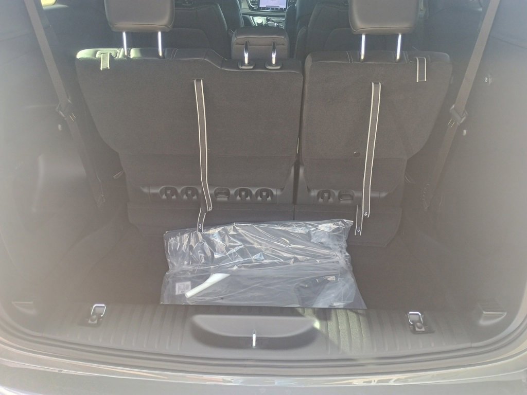 New 2025 Chrysler Pacifica Select image 27
