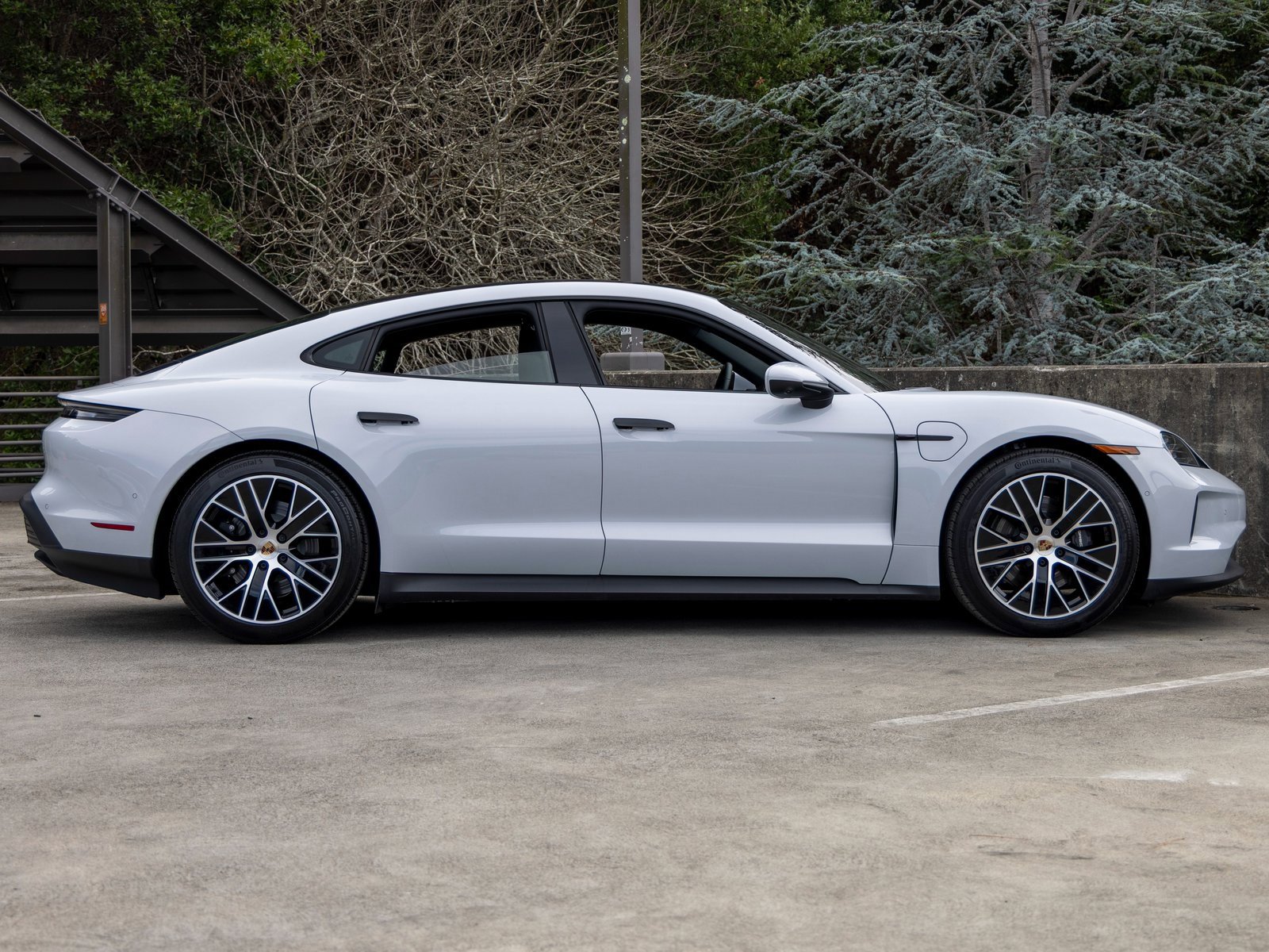 New 2025 Porsche Taycan image 12