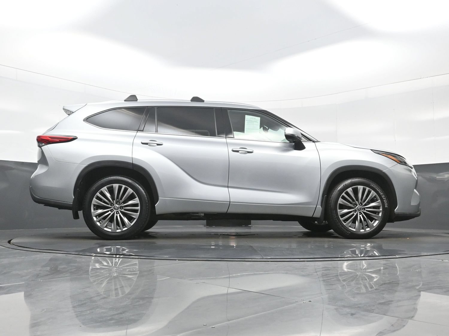 Used 2021 Toyota Highlander Platinum AWD/4WD image 36