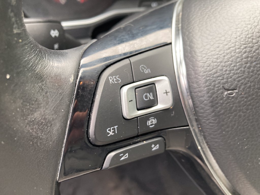 Used 2019 Volkswagen Jetta R-Line w/ R-Line Cold Weather Package FWD image 39