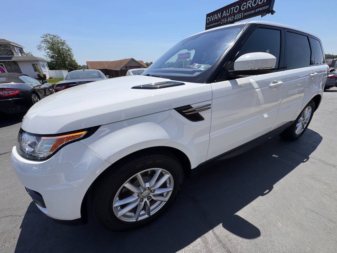 Used 2016 Land Rover Range Rover Sport SE AWD/4WD image 12