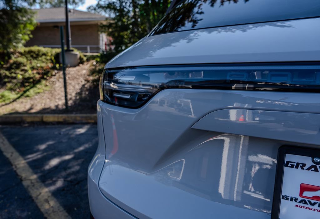 Used 2022 Porsche Cayenne Platinum Edition image 27