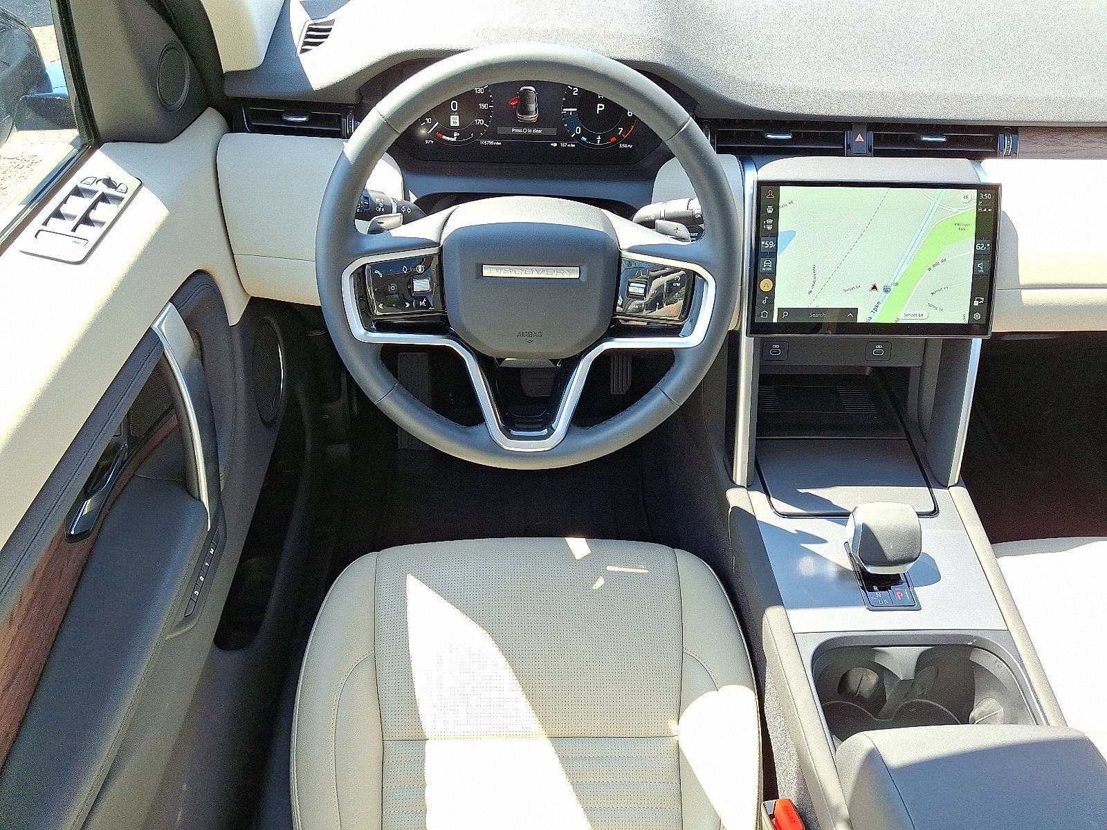 Used 2025 Land Rover Discovery Sport S AWD/4WD image 4