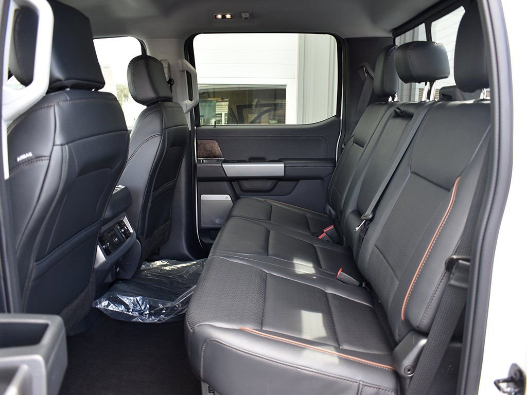 New 2026 Ford F350 Lariat w/ FX4 Off-Road Package image 6