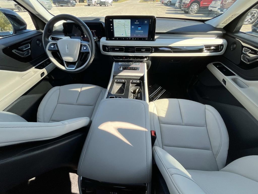 New 2026 Lincoln Aviator 2WD image 17
