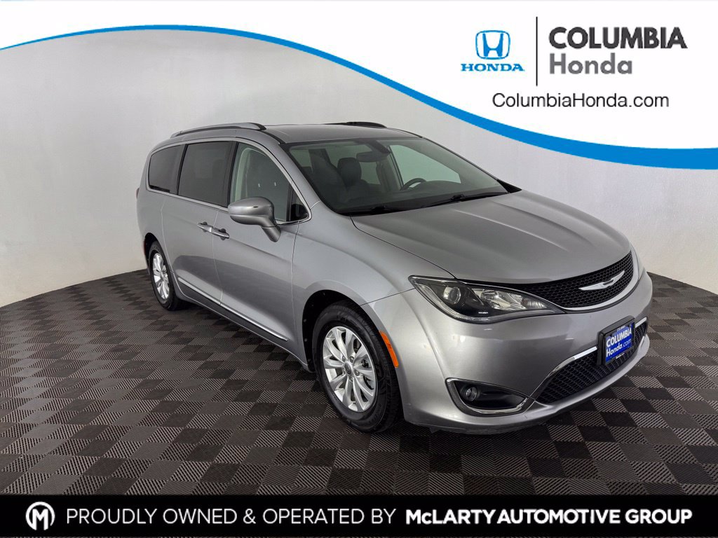 Used 2018 Chrysler Pacifica Touring-L FWD 360° Tour
