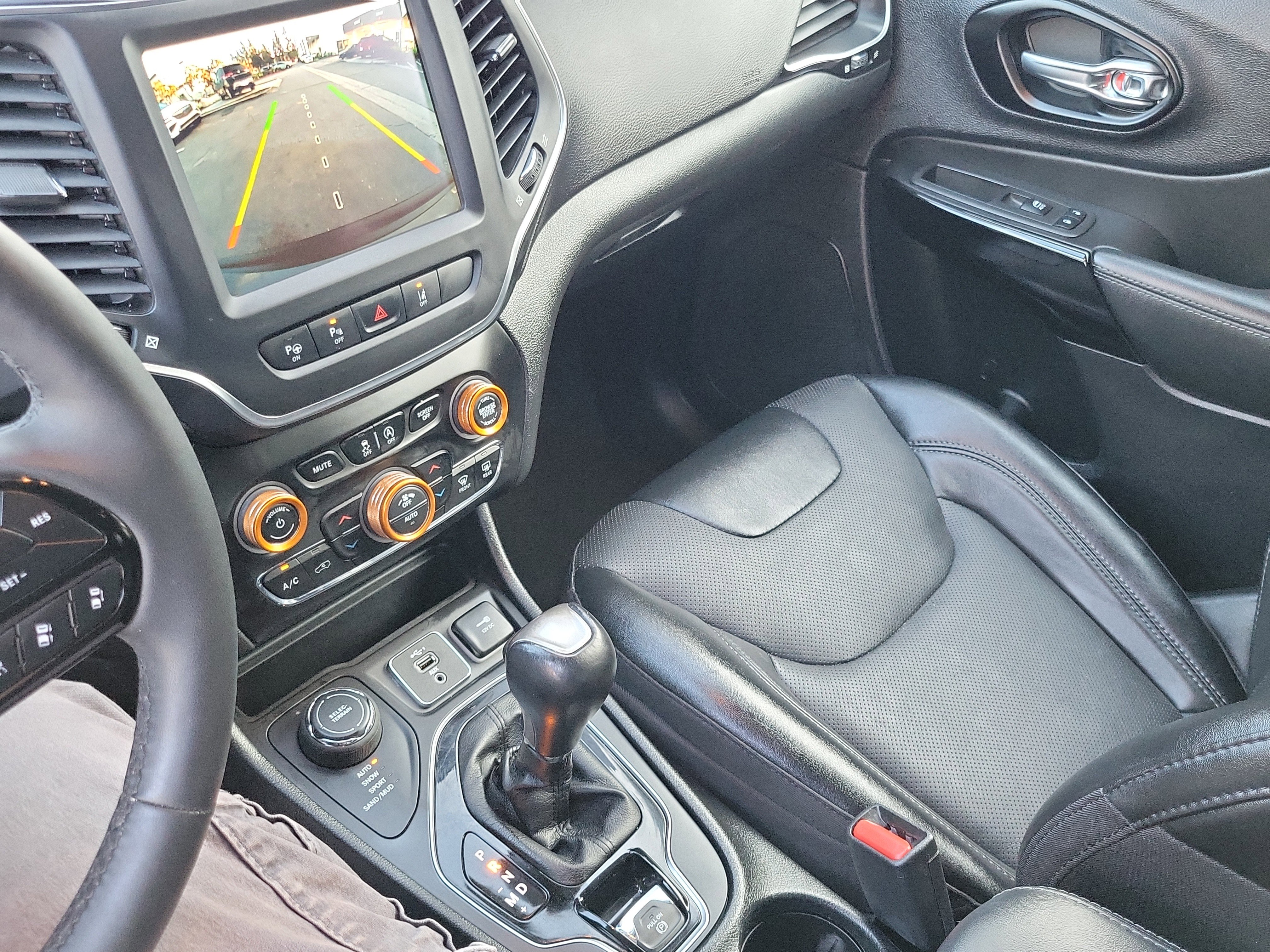 Used 2023 Jeep Cherokee Altitude Lux AWD/4WD image 16