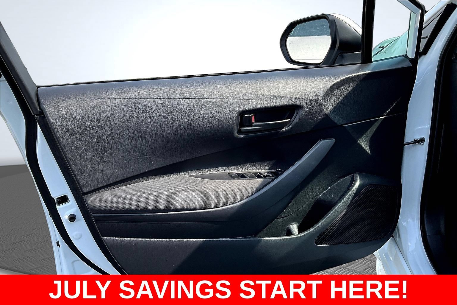Used 2025 Toyota Corolla LE w/ LE Premium Package FWD image 26