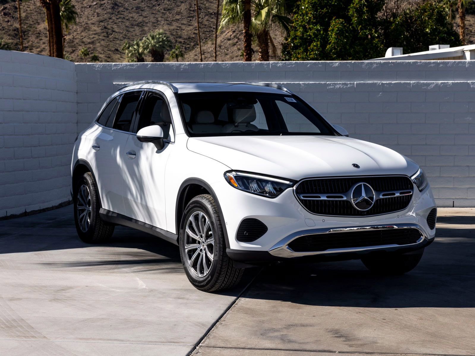 Used 2026 Mercedes-Benz GLC 300 image 2