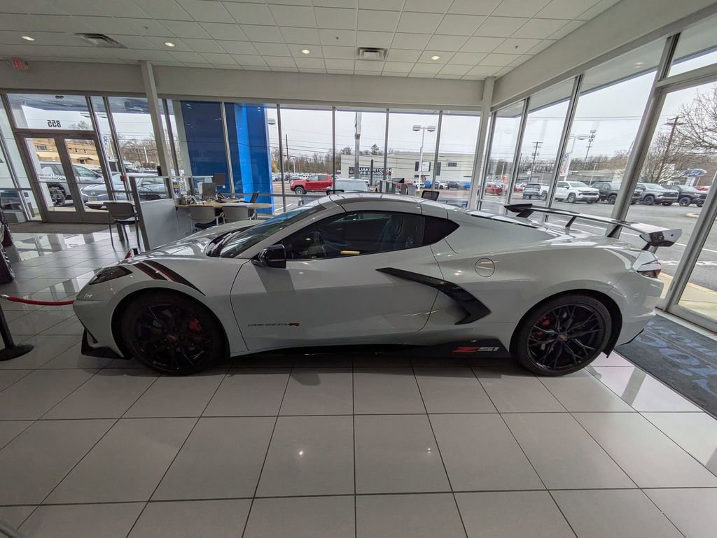 Used 2023 Chevrolet Corvette Stingray Premium Cpe w/ Z51 Performance Package image 8