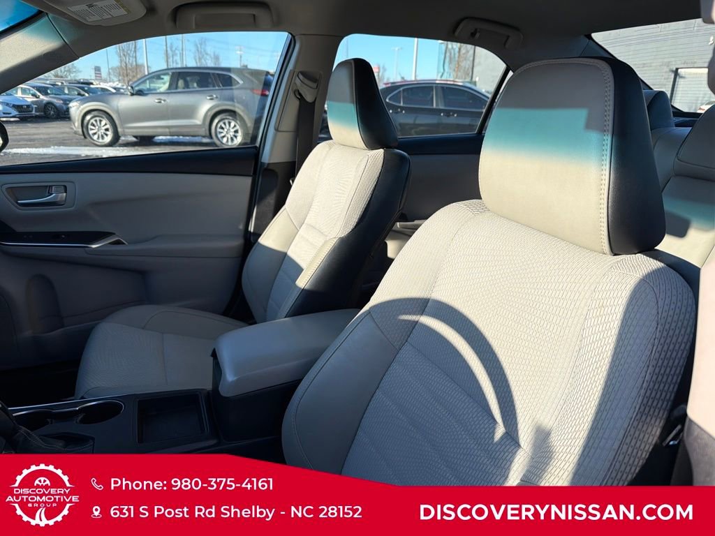 Used 2017 Toyota Camry SE image 15